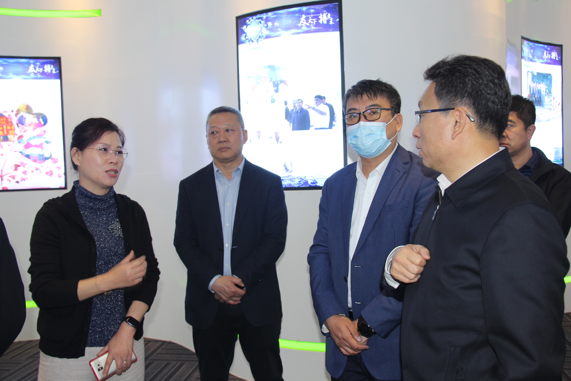 ���ҿƼ����ɹ�ת����������˾�쵼�߷��Ѳ�ҩҵ